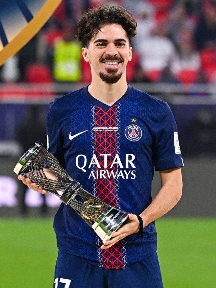 Paris Saint-Germain 2025 Especial 3
