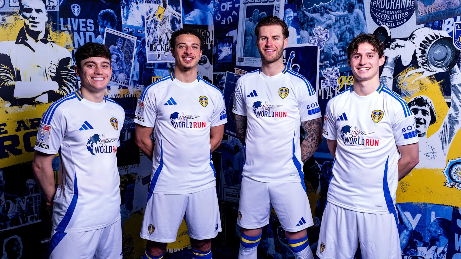 Primera equipación de Leeds 24-25