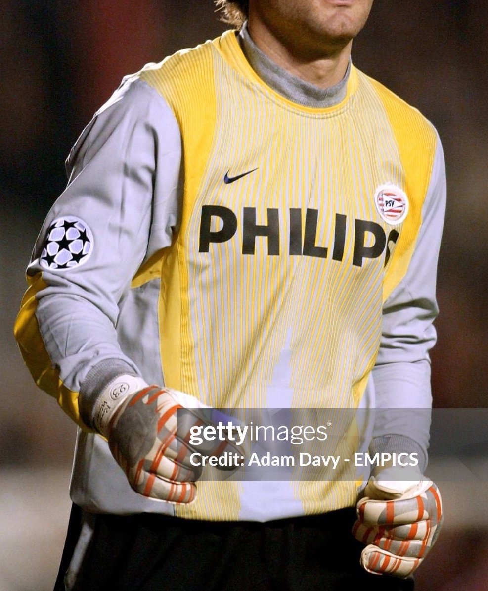 Equipación de portero de PSV 02-03