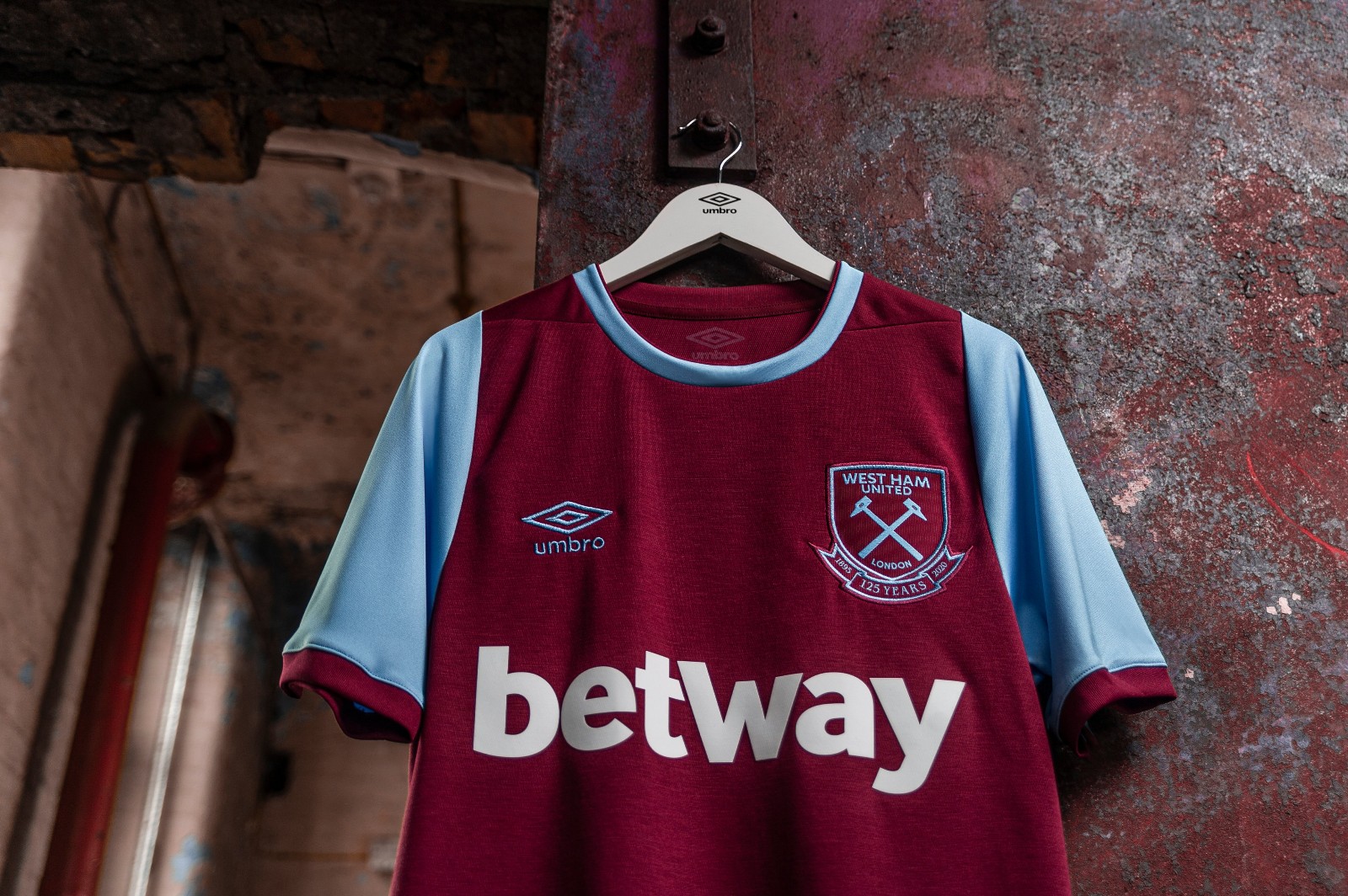 West Ham United 20-21 Local 4
