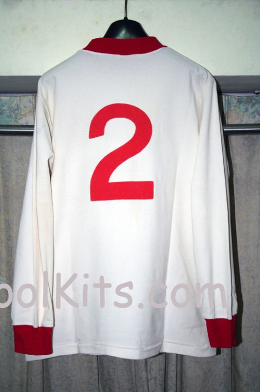Liverpool FC 75-76 Visitante 3