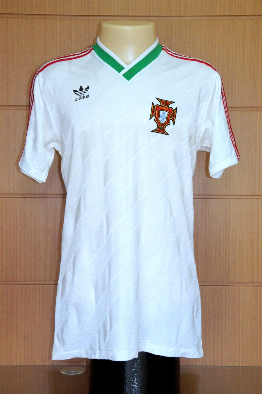 Segunda equipación de Portugal 1986