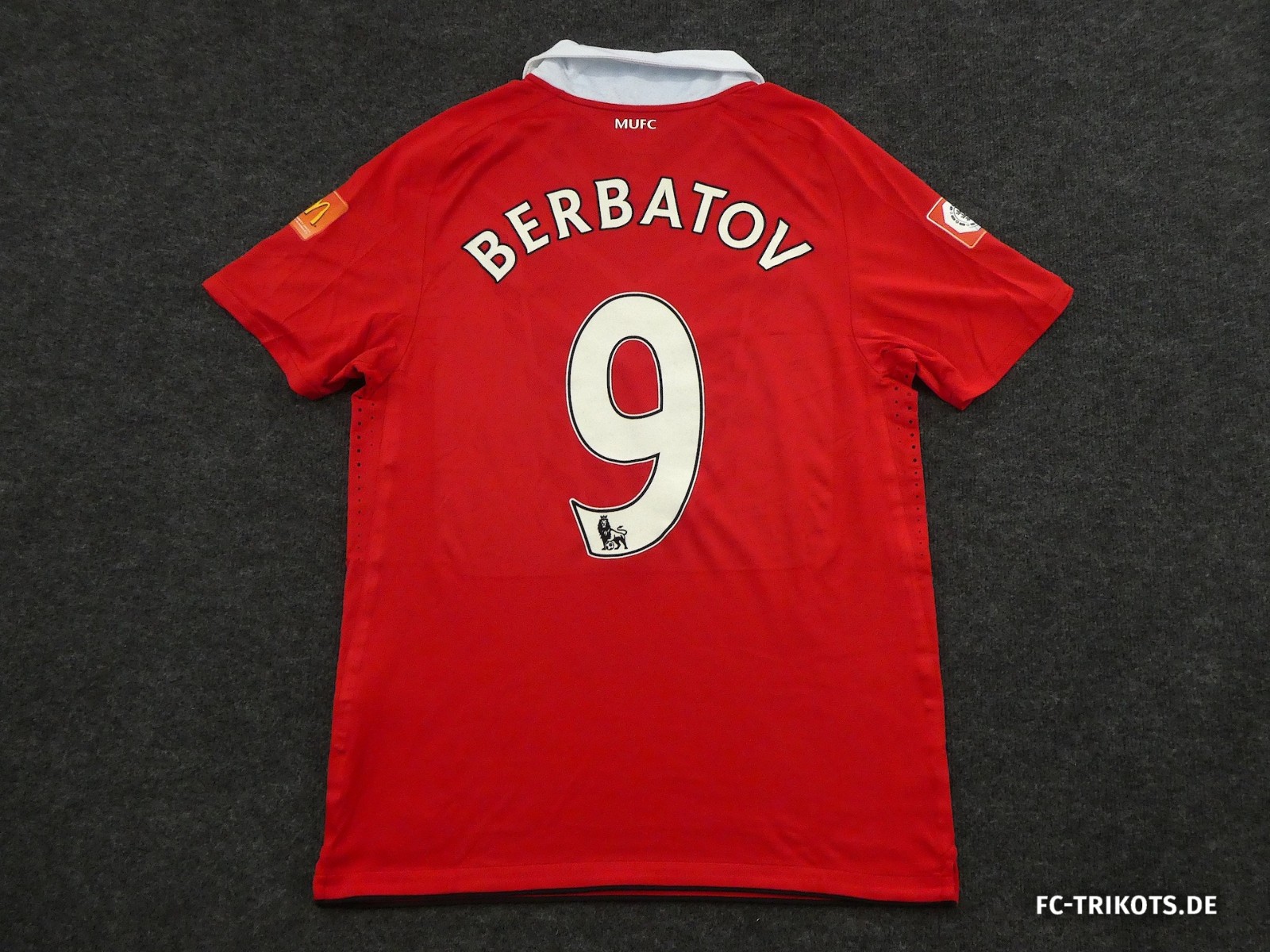Manchester United 10-11 Local 4