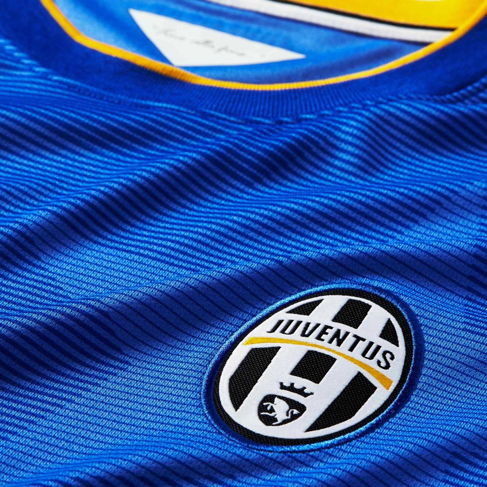 Juventus FC 14-15 Visitante 3