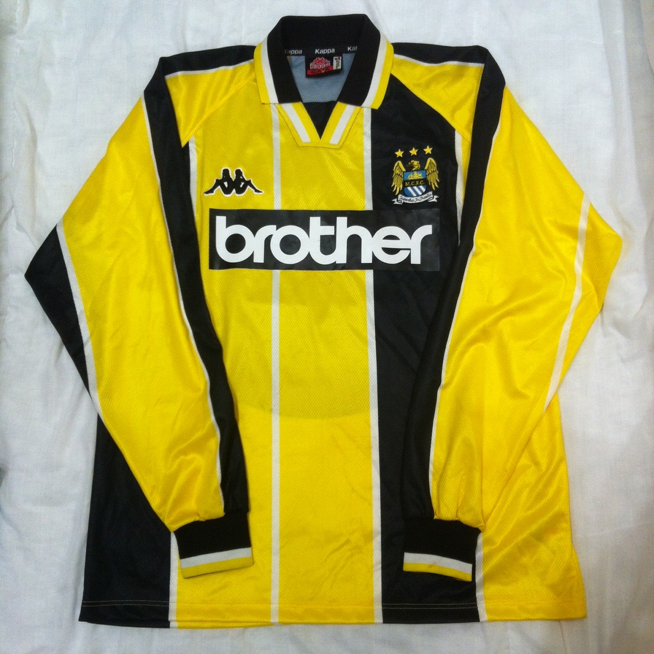 Tercera equipación de Man City 97-98