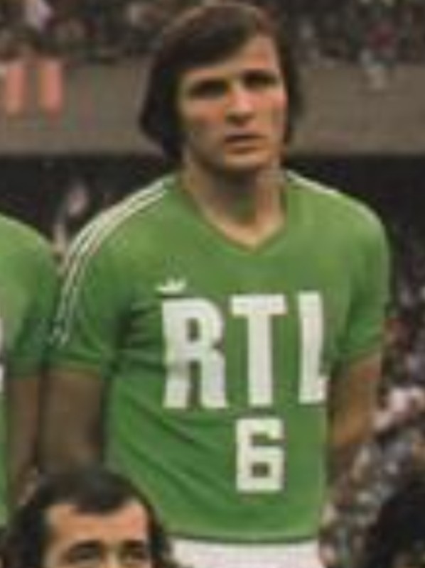 Primera equipación de Saint-Étienne 76-77