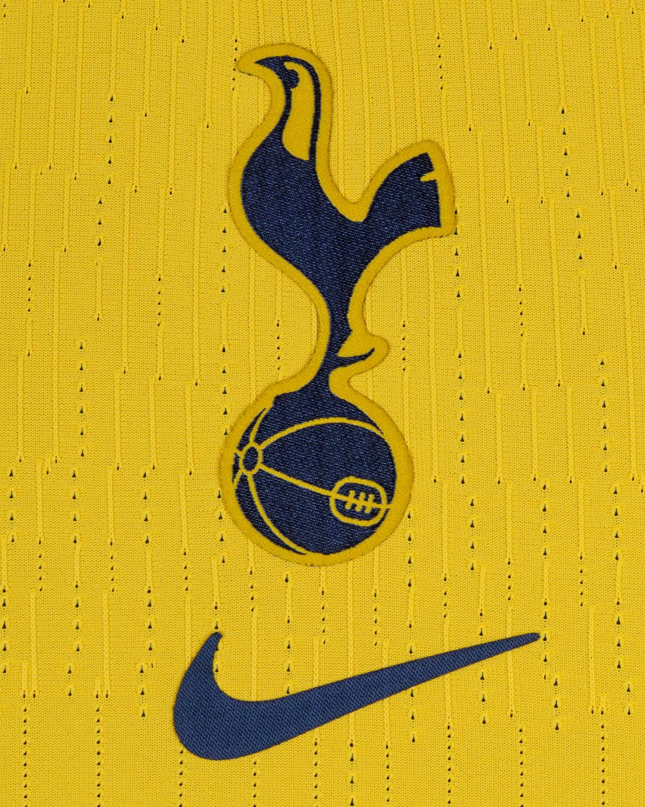 Tottenham Hotspur 20-21 Tercera 4