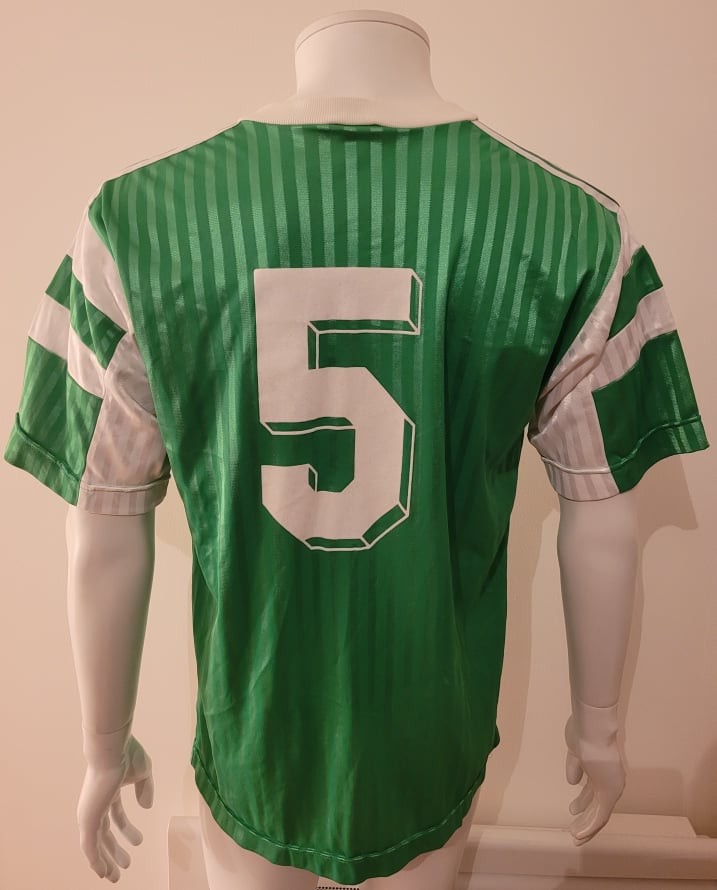 Primera equipación de Camerún 1990