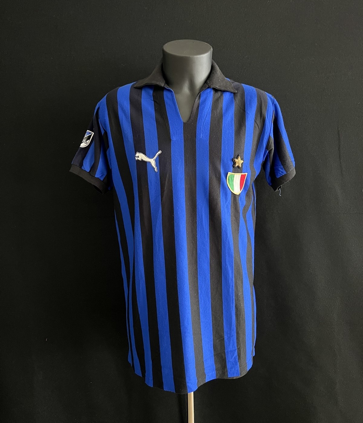 Primera equipación de Inter de Milán 80-81