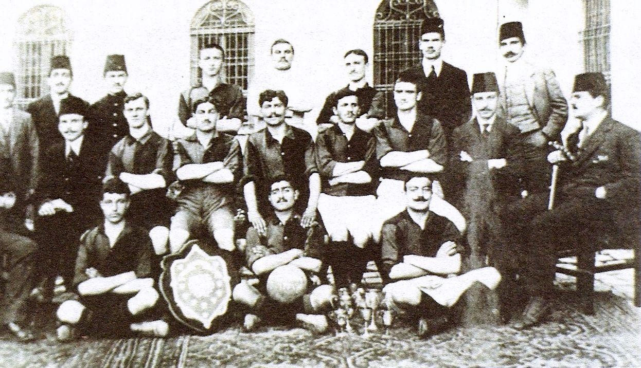 Primera equipación de Galatasaray 1910-11