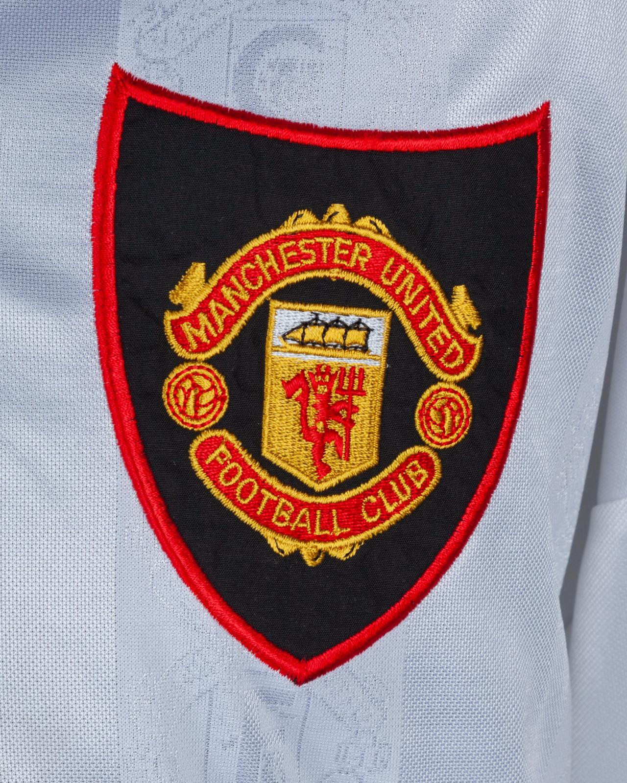 Manchester United 98-99 Visitante 2