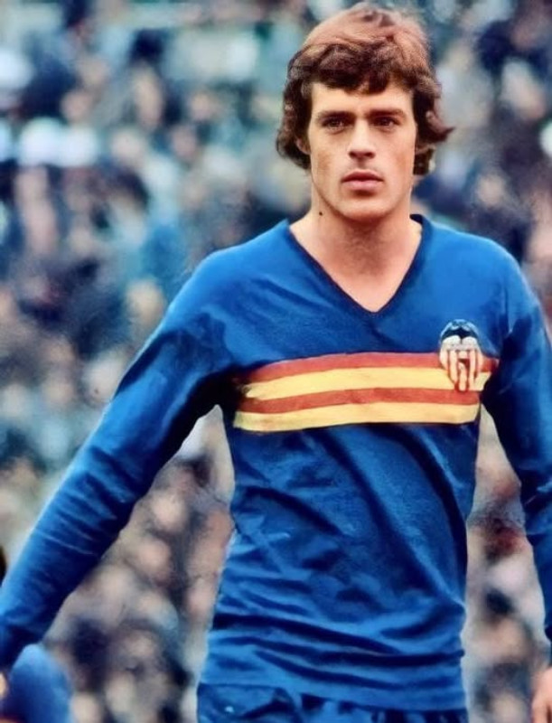 Segunda equipación de Valencia 75-76