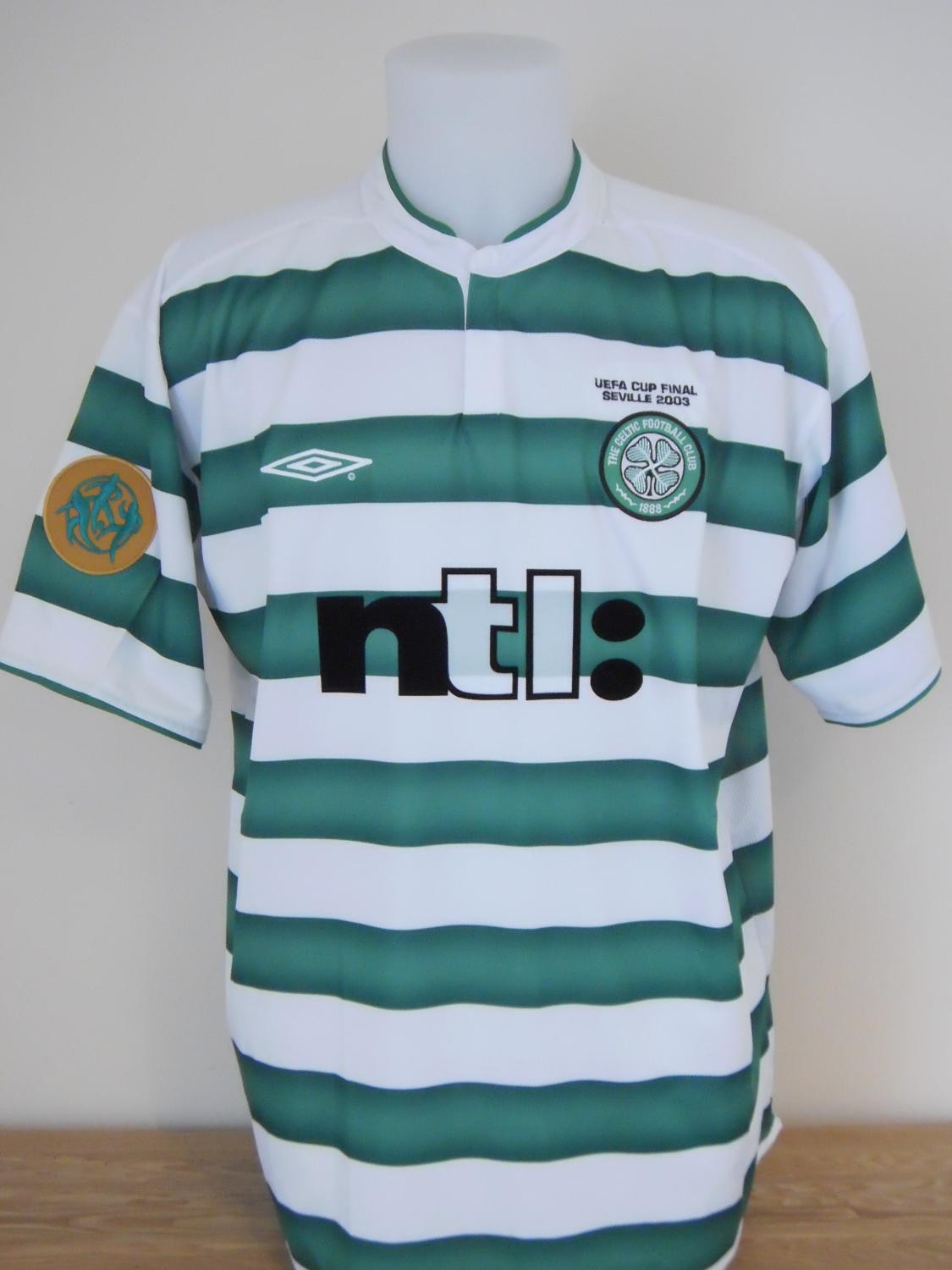 Equipación especial de Celtic 02-03