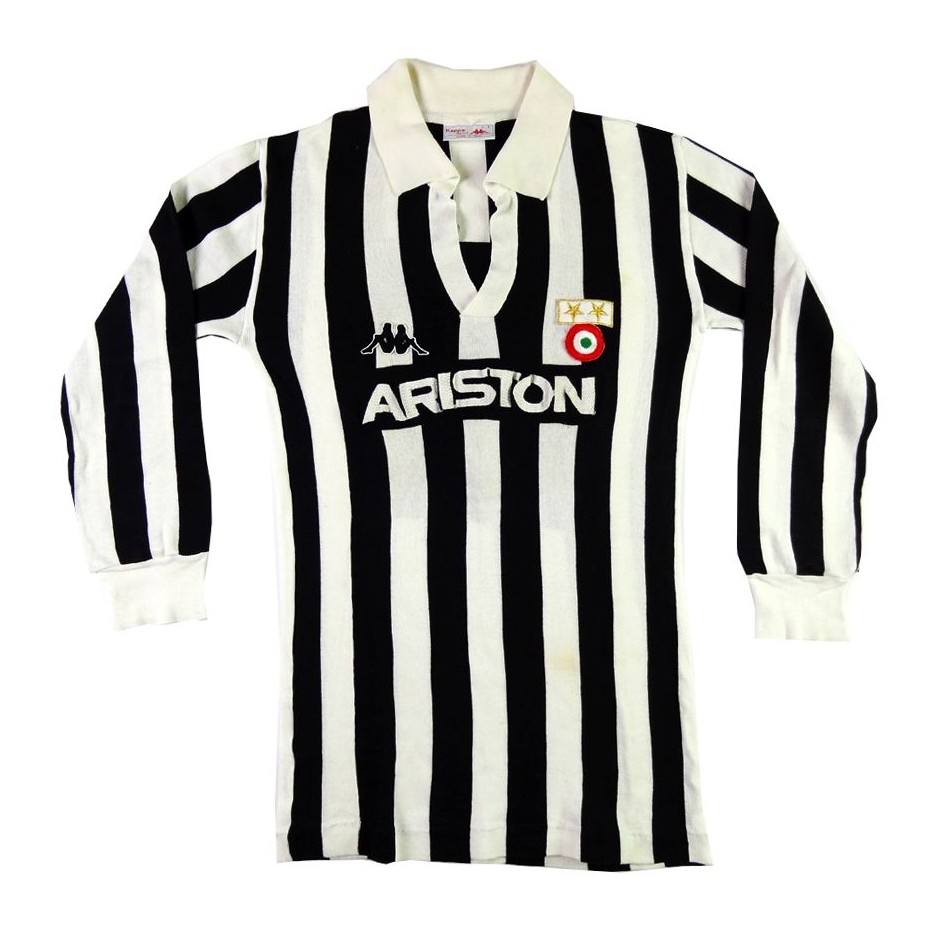 Juventus FC 83-84 Local 3