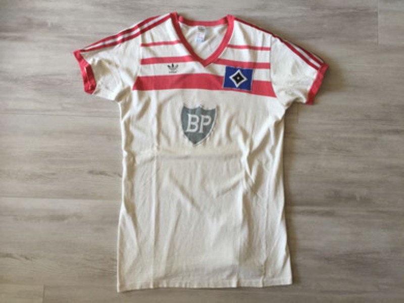 Primera equipación de Hamburgo 82-83