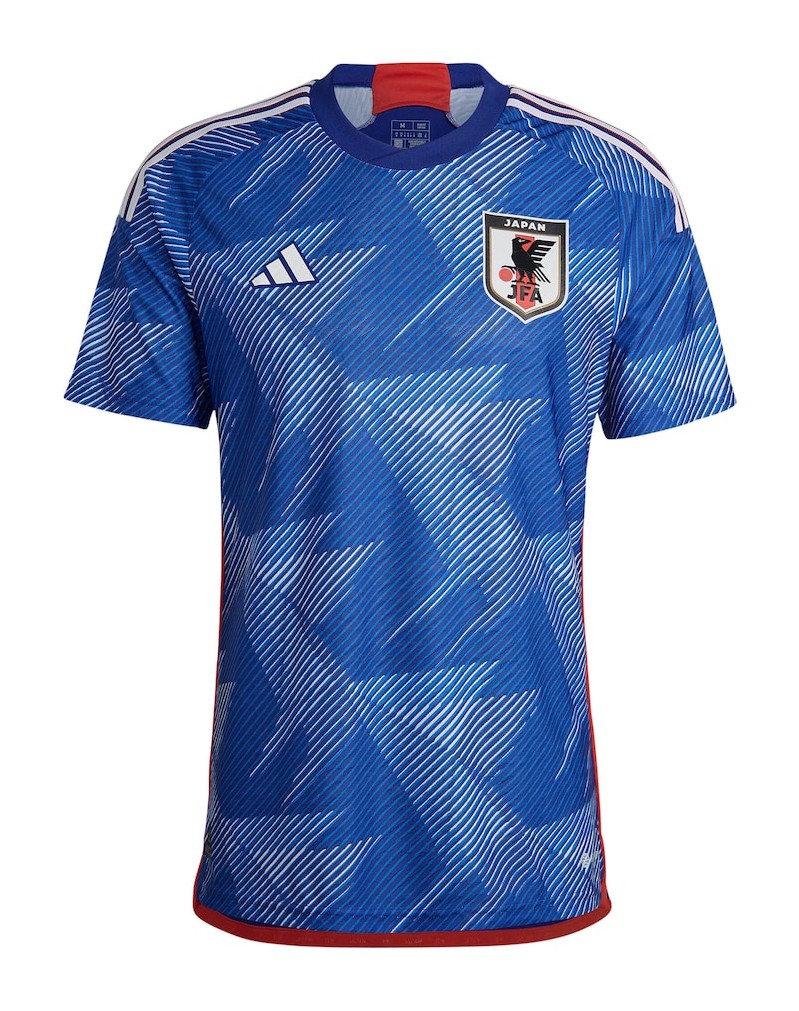 Primera equipación de Japón 2022