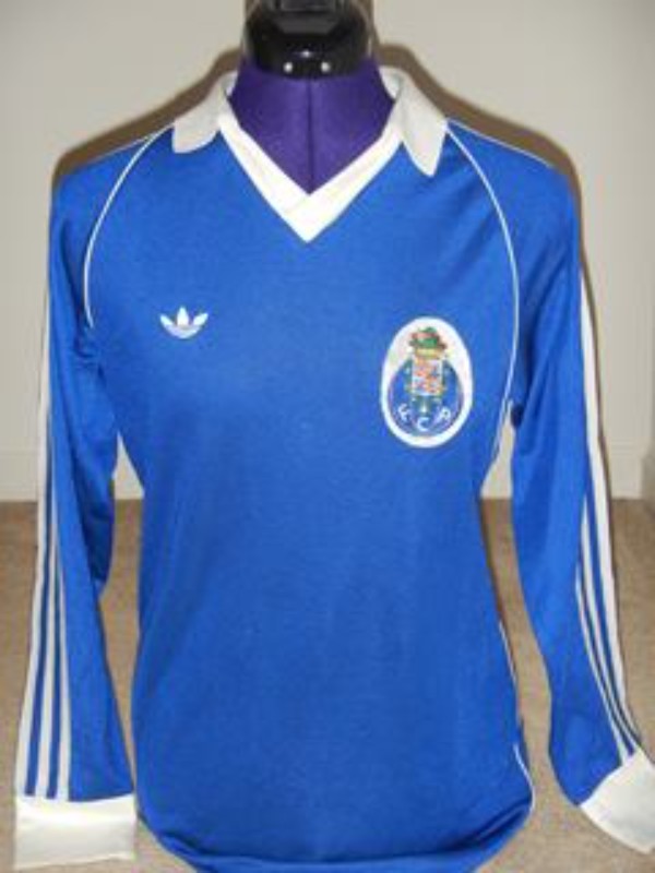 Segunda equipación de Oporto 83-84