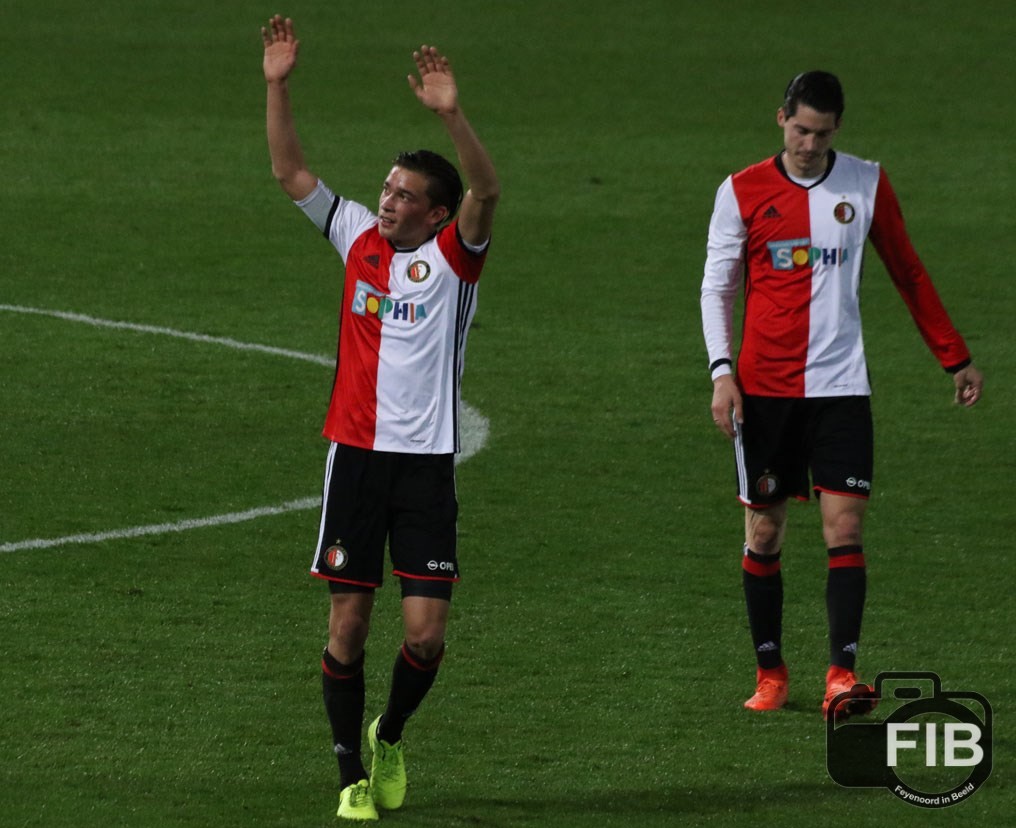 Primera equipación de Feyenoord 16-17