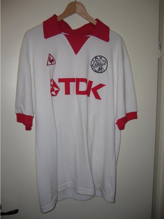 Ajax Amsterdam 82-83 Visitante