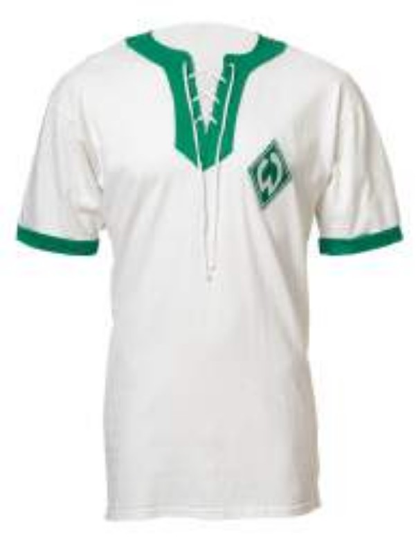 Primera equipación de Werder Bremen 66-67