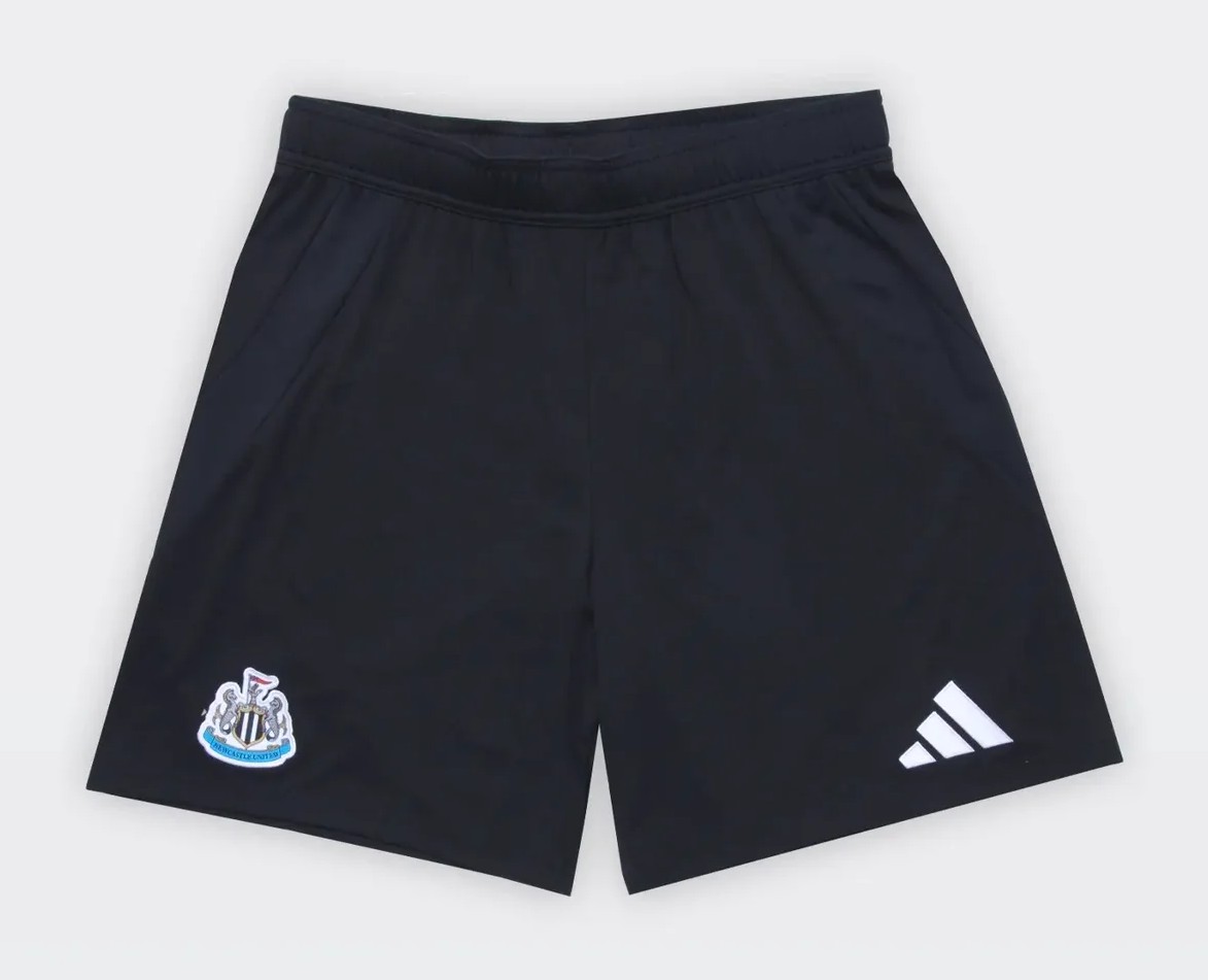 Newcastle United 24-25 Local 2