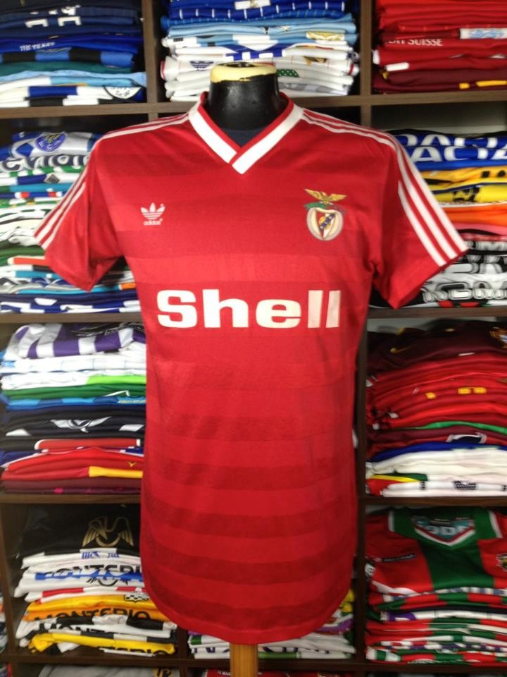 Primera equipación de Benfica 86-87