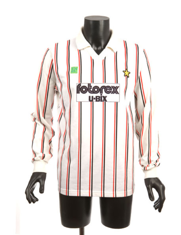 Segunda equipación de Milan 85-86