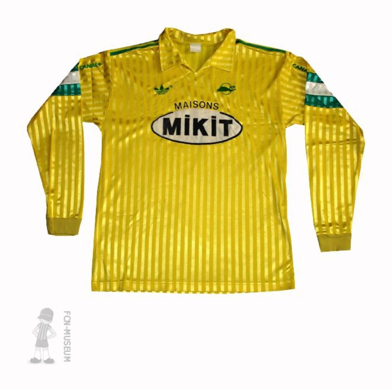 Primera equipación de Nantes 90-91