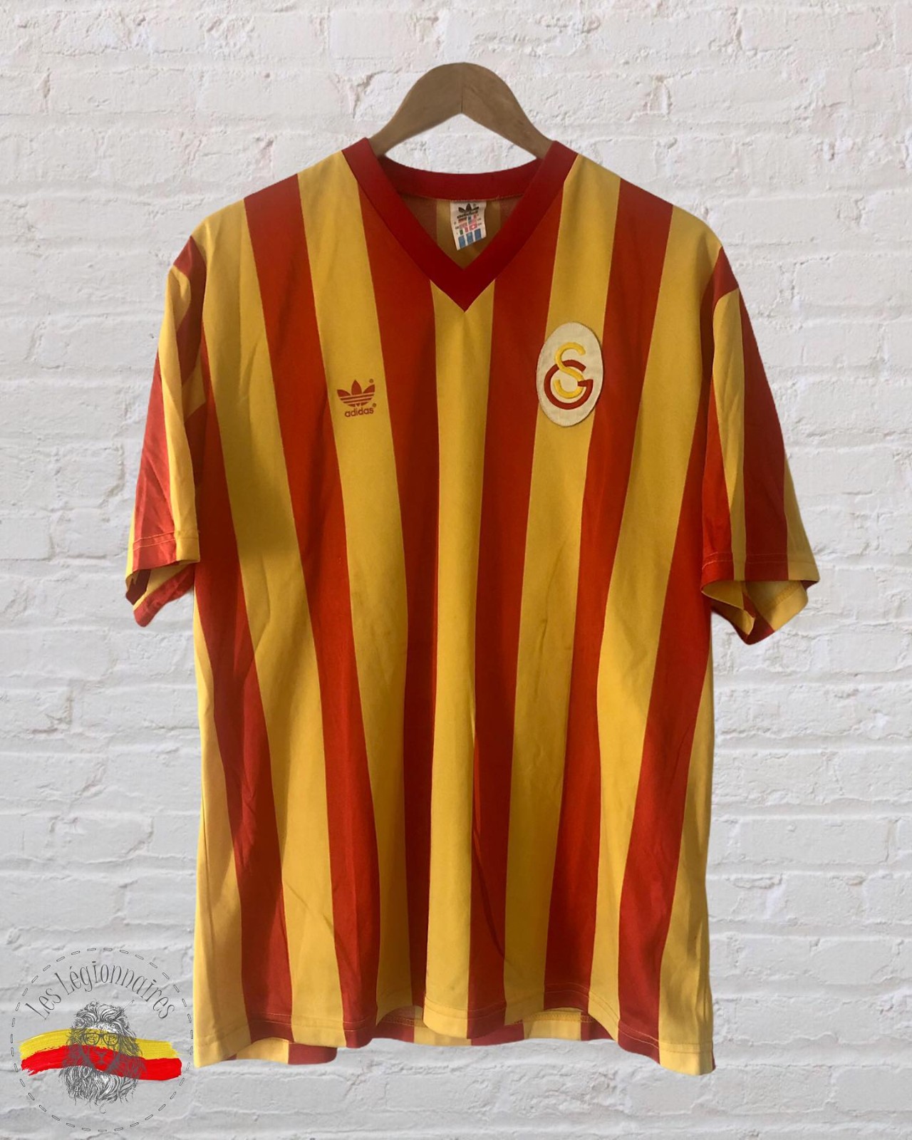 Primera equipación de Galatasaray 90-91