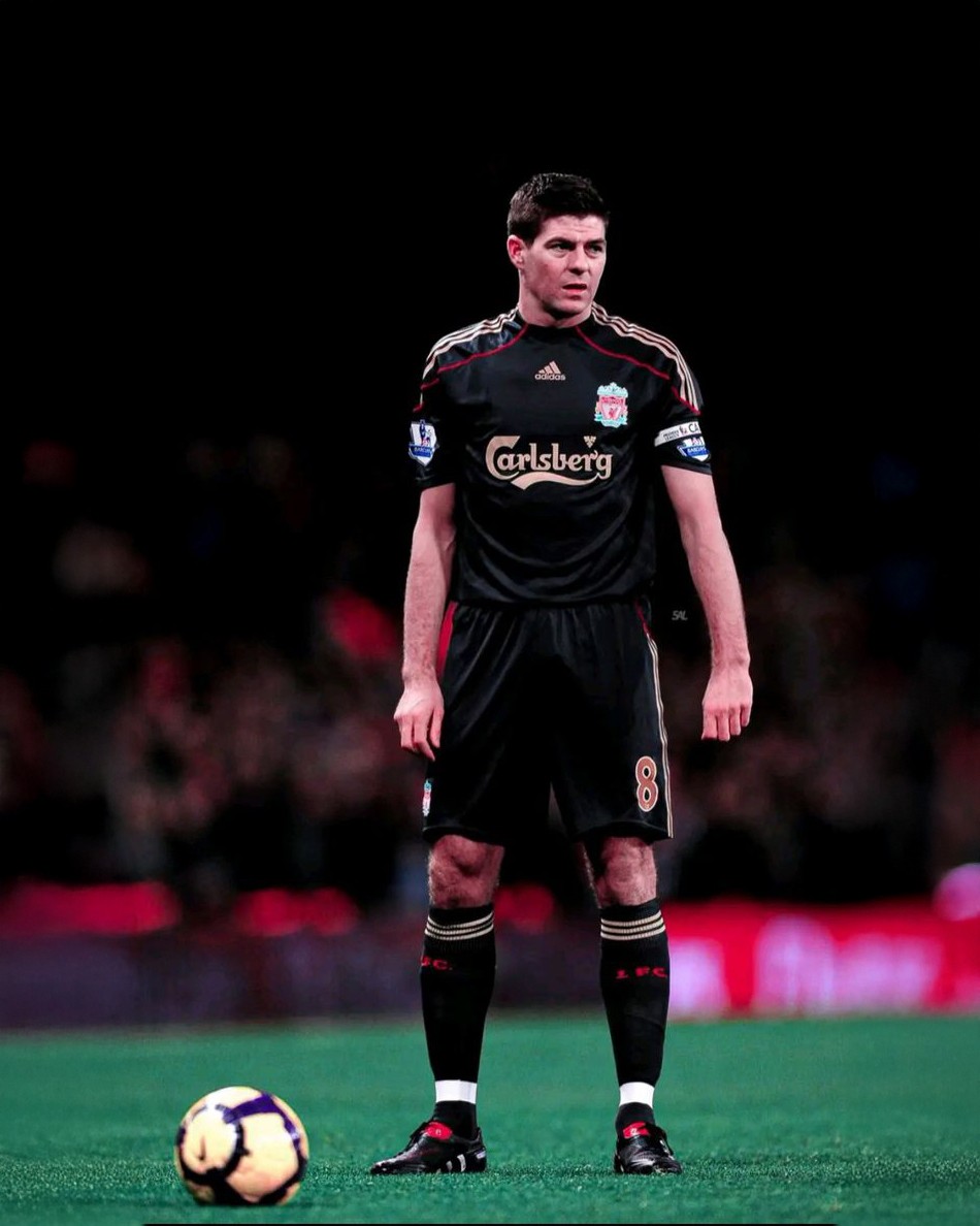 Liverpool FC 09-10 Visitante 4