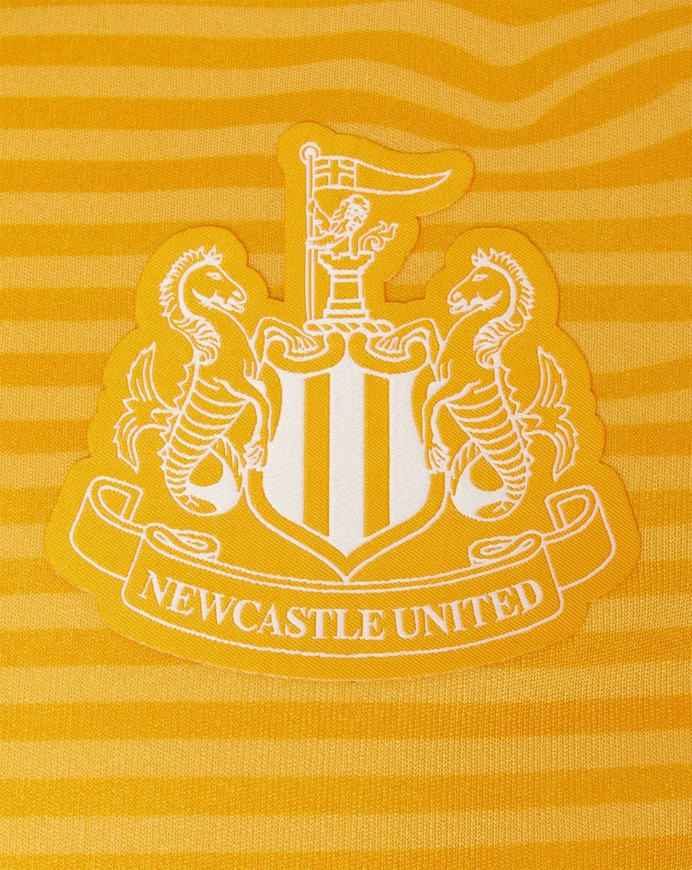 Newcastle United 21-22 Portero 3