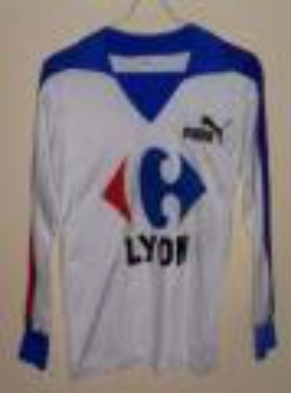 Primera equipación de Olympique de Lyon 80-81