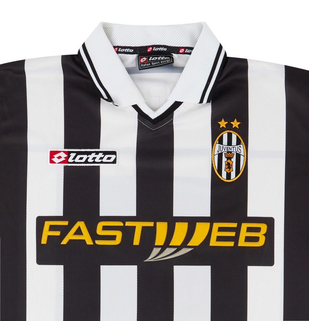 Juventus FC 01-02 Local 4