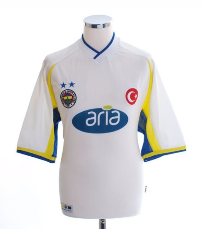 Segunda equipación de Fenerbahçe 01-02