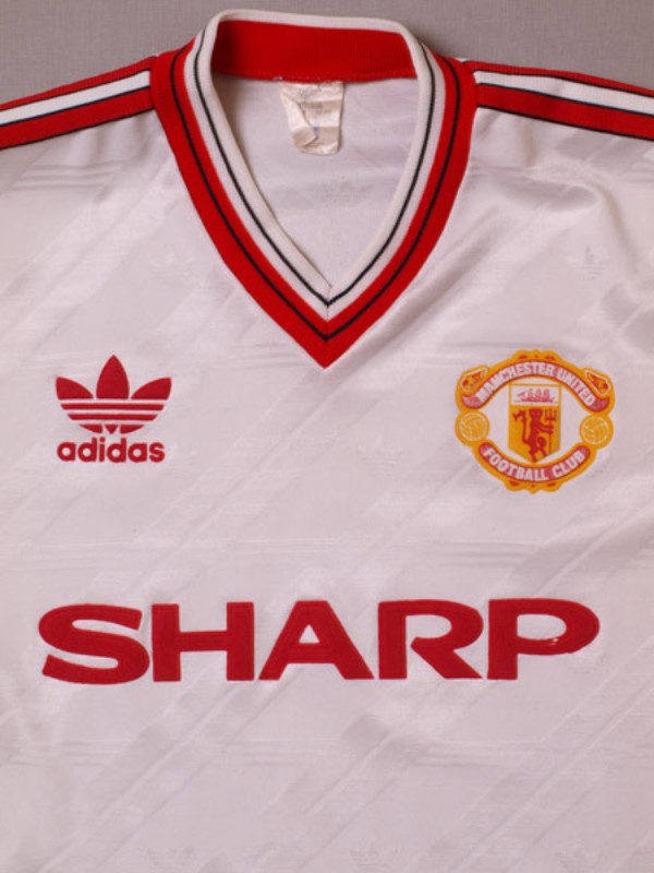 Manchester United 87-88 Visitante 2