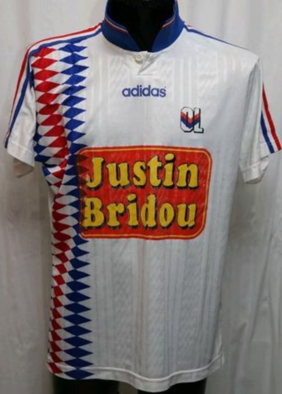 Cuarta de Olympique de Lyon 95-96