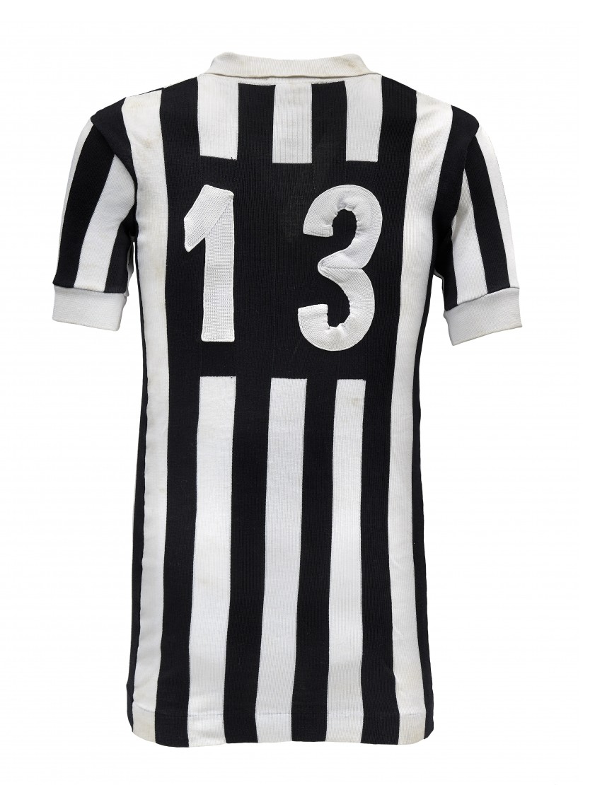 Juventus FC 76-77 Local 2