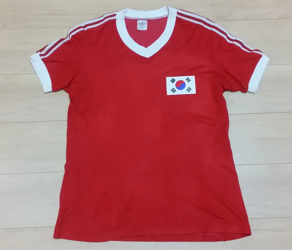 Primera equipación de Rep. Corea 1977