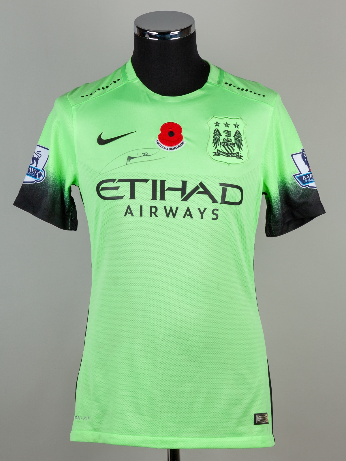 Tercera equipación de Man City 15-16