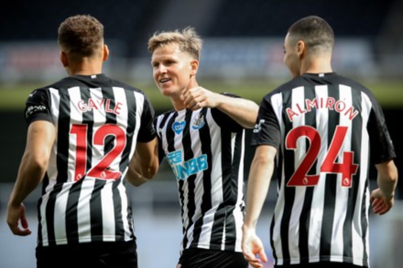 Newcastle United 20-21 Local 2