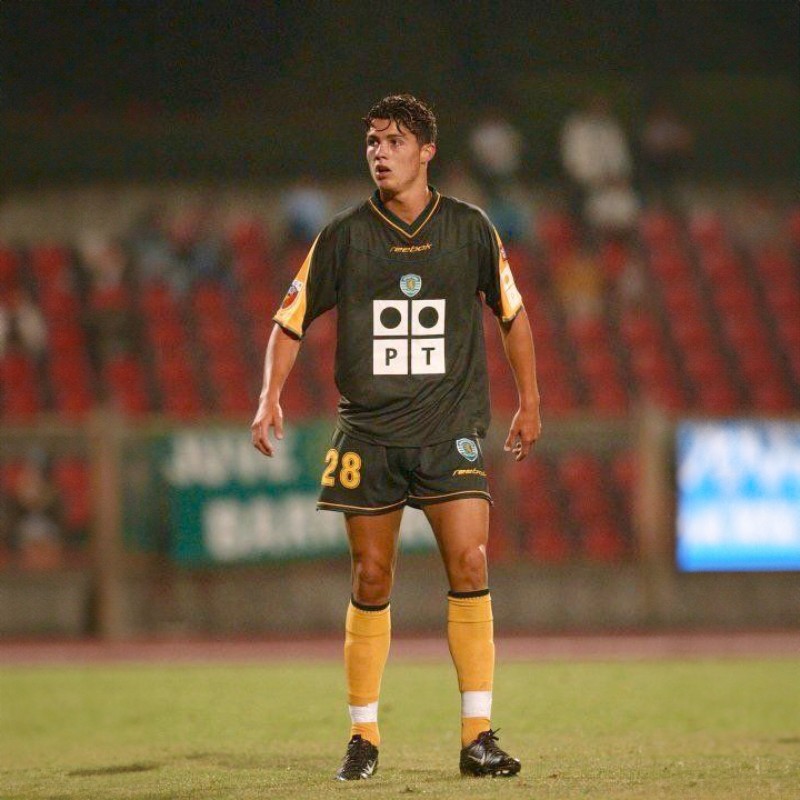 Sporting CP 02-03 Visitante 2
