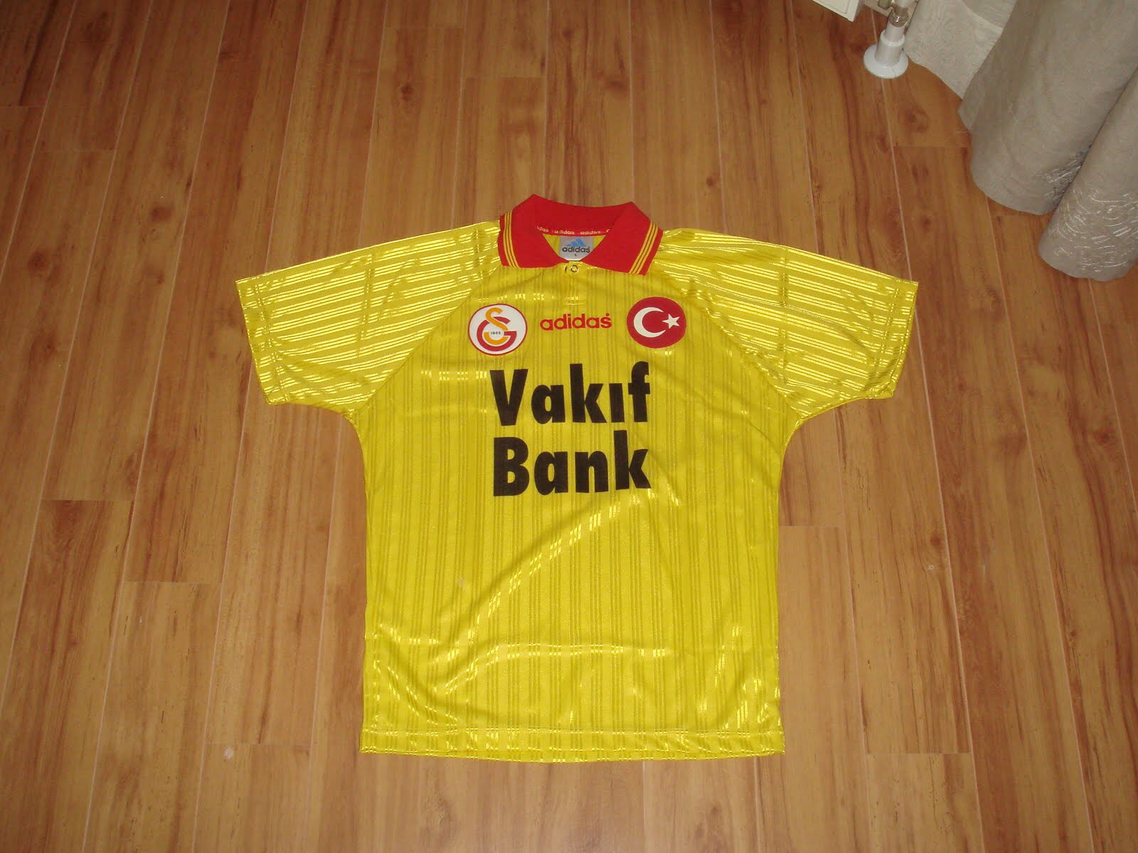 Galatasaray 96-97 Visitante 4