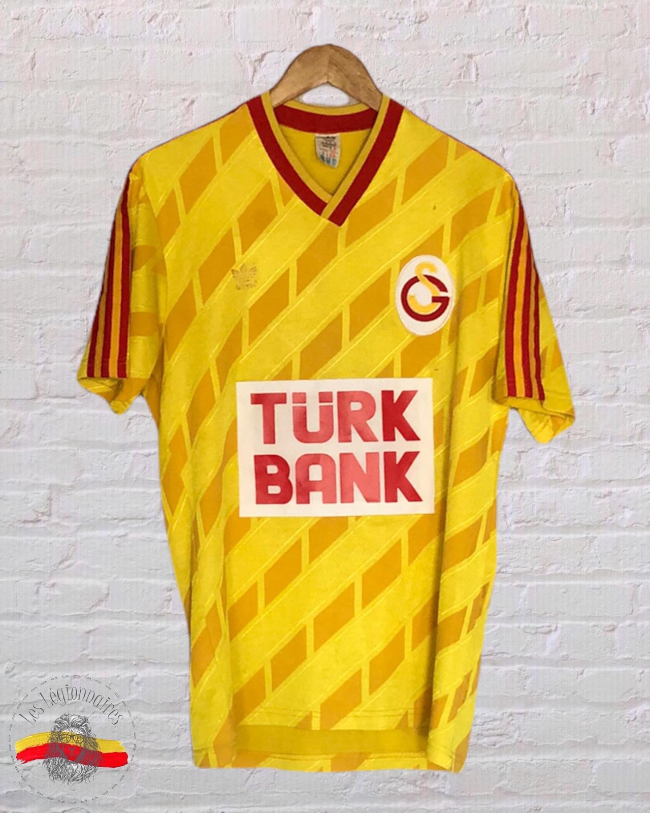 Segunda equipación de Galatasaray 89-90
