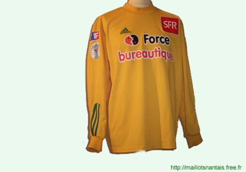 Primera equipación de Nantes 02-03