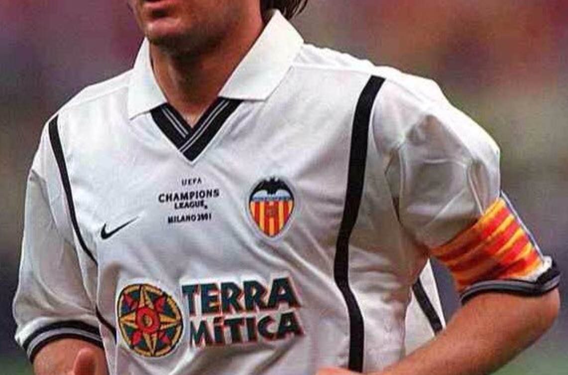 Equipación especial de Valencia 00-01