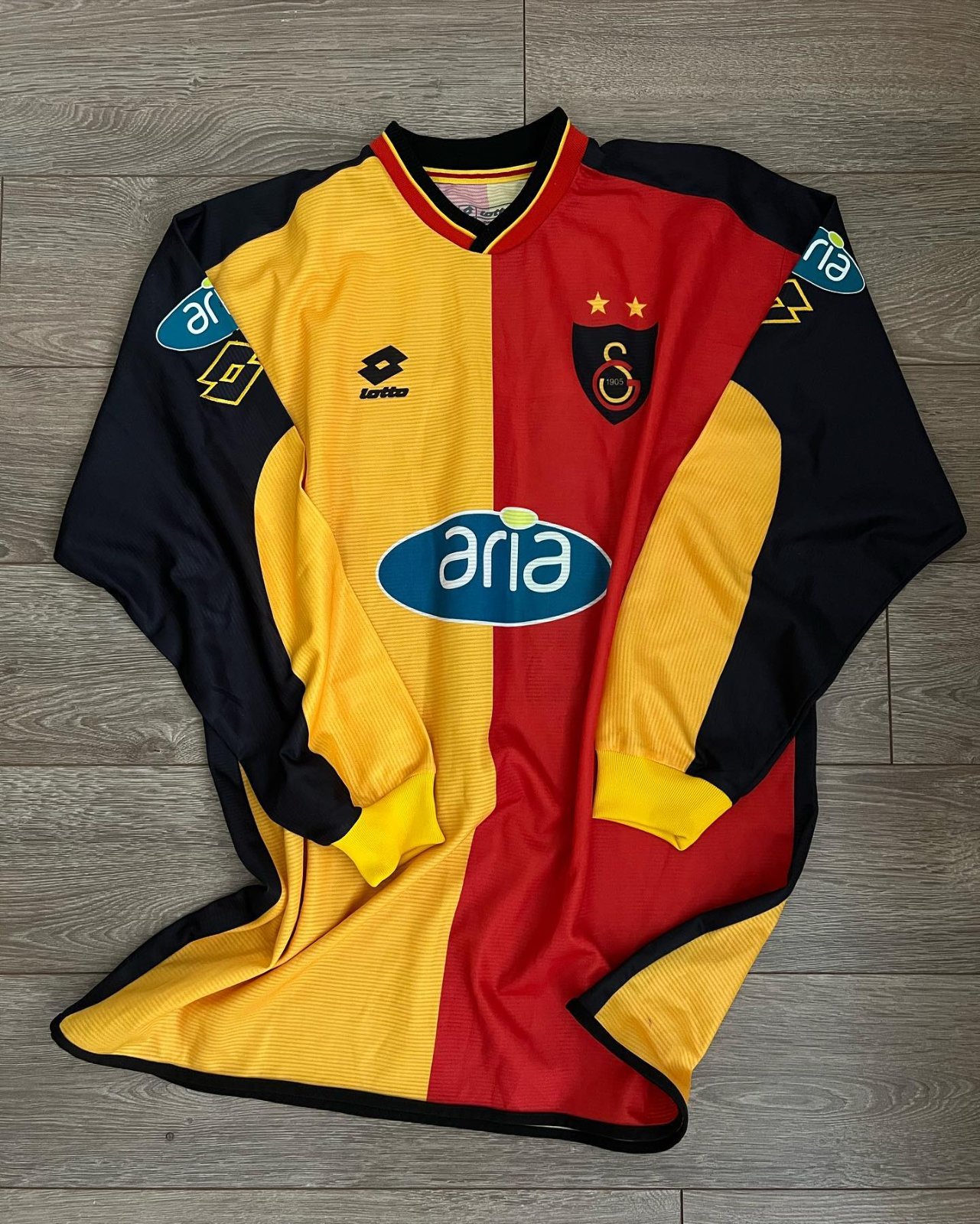 Galatasaray 01-02 Local 2