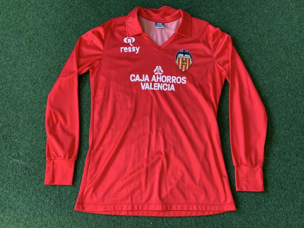 Segunda equipación de Valencia 84-85