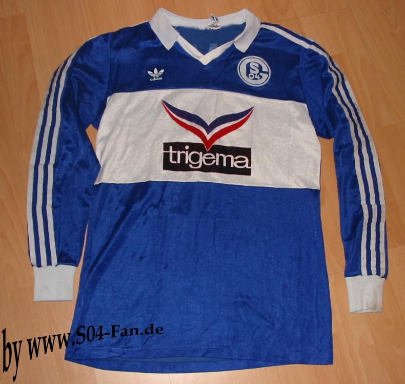Schalke 04 82-83 Local 2