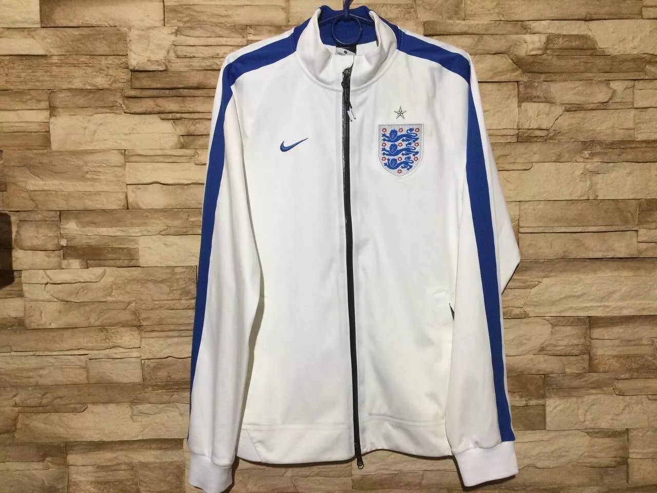 Equipación especial de Inglaterra 14-15