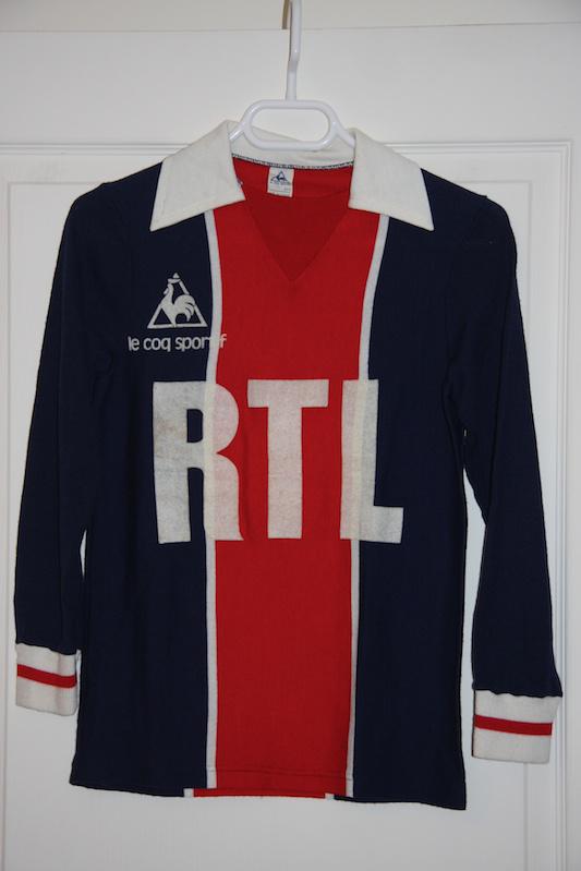 Primera equipación de Paris Saint-Germain 80-81